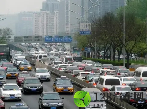 为什么很多住在胡同的北京人不买车-1