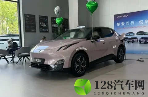 街头惊现银色领克Z20，是官方新动作还是车主创意改装？-3