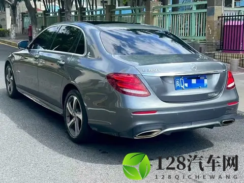 16万多拿下17年奔驰E300L，豪华依旧，商务人士首选？-2