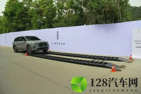 美系少有的混动,试驾林肯电混家族-1