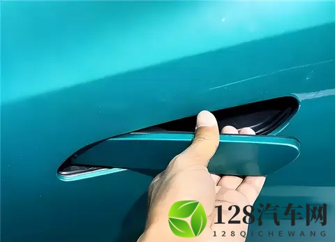 新国标要求车门外把手应具备机械释放功能 非碰撞侧应自动解锁-1