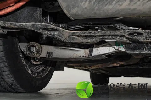 3018 万元买增程四驱大五座 SUV，这车怎么样？-1