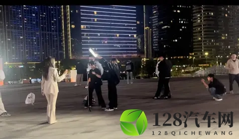 保洁阿姨当主播，为什么车企一定要直播？-2