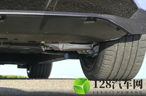 2698万起售，标配900V高压快充平台技术，这款中大型车怎样？-1