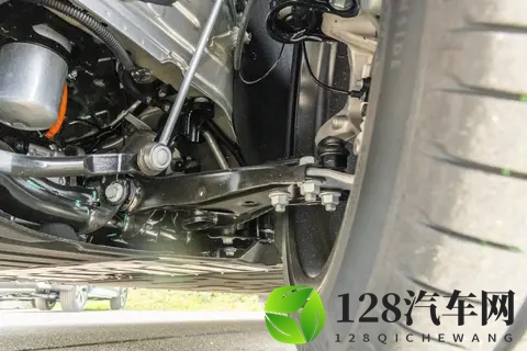 东风奕派eπ007+：纯电续航新标杆，驾趣与科技并存-3