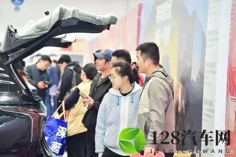 都市车界新能源汽车购置税政策调整在即，是现在“抄底”还是明年“尝新”？-2