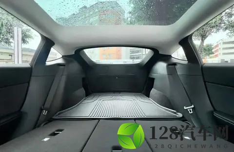 特斯拉Model Y821公里续航，2885万值不值？四大版本终极选购指南-2