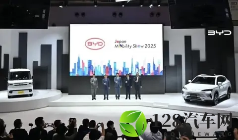 技术升级,荣光EV亮相引领五菱红标迈入“全面新能源时代”-1