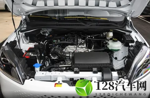 售价548万起，全新五菱宏光燃油版上市，外观内饰调整，动力升级-2