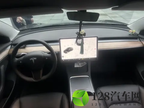 三年省一半？4万公里一手特斯拉Model3值不值？-1