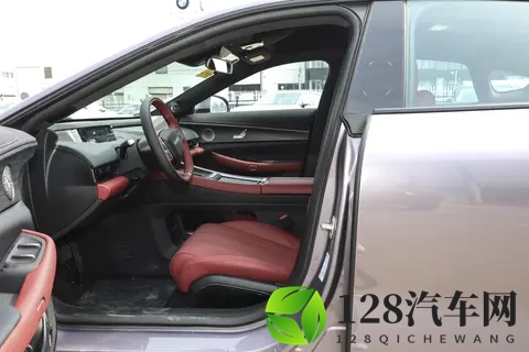15 万级中大型车新选择 2025 款星纪元 ES 增程版 Plus 实用体验-1