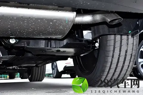 吉利星越L:均衡实力派,家用SUV新标杆,带你解锁全家出行新方式-1