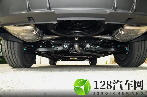 试驾捷途X70L，9万多买中型SUV，全家出行都满意-1