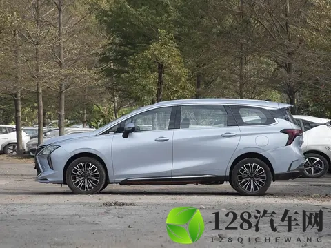 全新国产插混MPV上市！外观动感十足，15T插混，综合续航1300Km-1