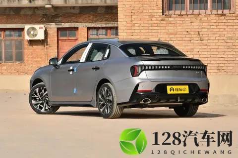 10万级燃油车新选择：深度体验第三代领克03-2