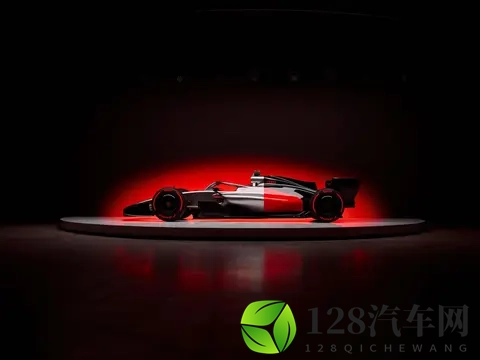 奥迪最新的F1长这样：-1