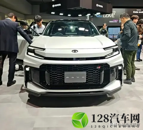 丰田RAV4降价至16万？混动四驱硬刚国产车-3