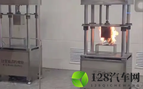 李云飞炮轰同行：为续航用三元锂，安全要不要？-3