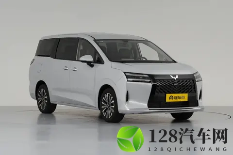 五菱星光730 PHEV:综合续航1100km,家用MPV选它如何?-3
