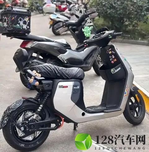 16寸的轮胎性能更强，为什么电动车却大多数用14寸的？为了省钱吗-2