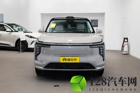 30 万级大六座新选择！智己 LS9 上市：超级增程 + 四轮转向太能打-3