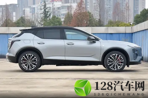 家用、通勤一步到位?2197万起售,凯迪拉克GT4怎样-3