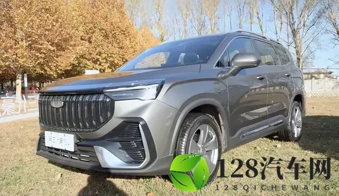 增15T动力_三种座椅布局_车机调整 新款吉利豪越L实车正式亮相-1