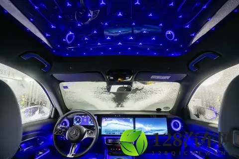 第二代梅赛德斯-奔驰 GLB 的全新照片已经发布，内饰也已曝光-1