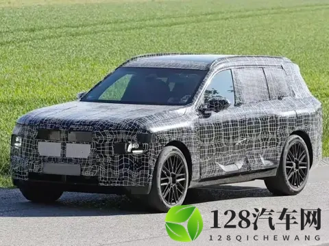 全新宝马X7要来了！外形换装“墨镜脸”，能比现款更好卖？-2