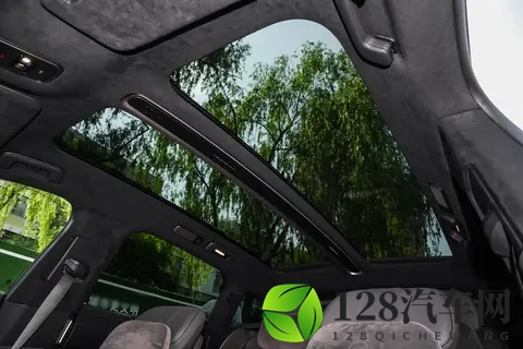 行政轿车＝司机的车？蔚来ET9用“后轮转向”给出了新答案-2