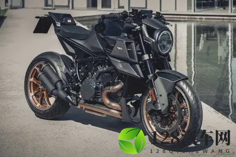 售价近35万，却是KTM最不愁卖的车？！-3