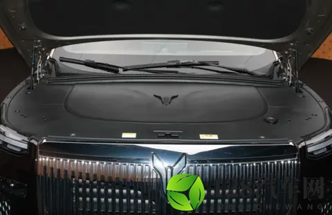 配得上这个名字吗？静态体验岚图泰山，商务人士的新选择-2