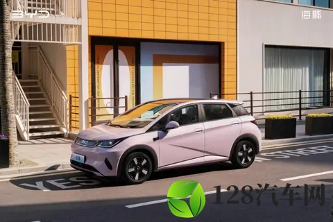 10万级，高阶智驾+冰箱，颜值还很高｜海豚如何选？-2