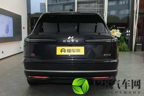 老司机试驾:乐道L90 2025款,六_七座可选,大车也好开-3