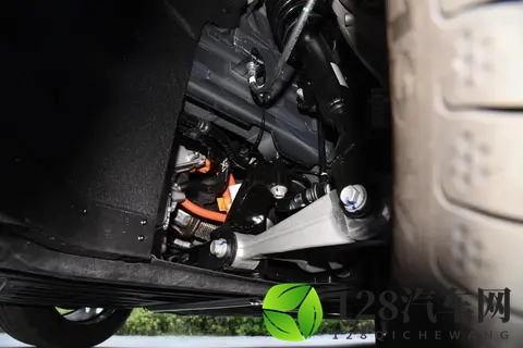 沃尔沃XC90焕新亮相广州车展 限时价4499万起-1