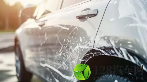 白色新车多久需要打一次腊？几位车主给了答案，你赞同吗-3