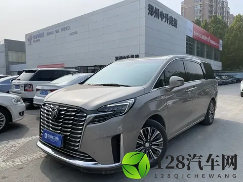 23款别克GL8陆尊:宜商宜家,香槟色MPV的舒适之选-3