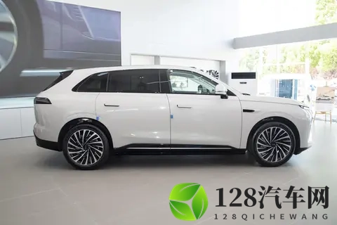 带全家试驾星纪元ET，被彻底征服！家用选它再适合不过-1