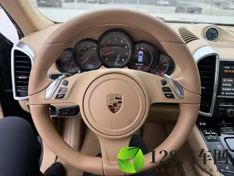 15万拿下保时捷卡宴，圆你豪车梦？14年30T，速度与豪华兼得-3