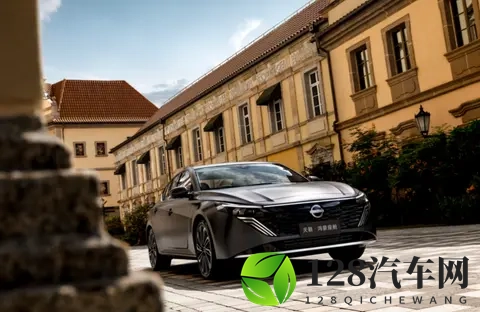 全系换装20T发动机够诚意吗？2026款奔驰C级上市-1