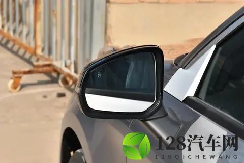 10万精品家轿？深度体验第三代领克03，燃油车的魅力依旧能打！-3