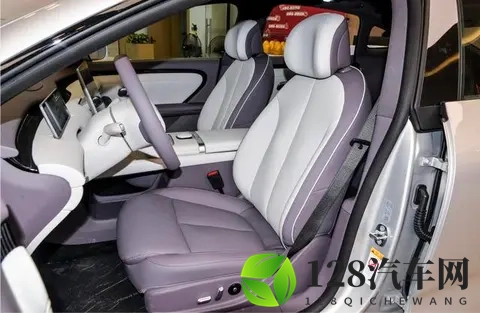 长安启源A06深度试驾：全方位考量，满足全家出行需求-2