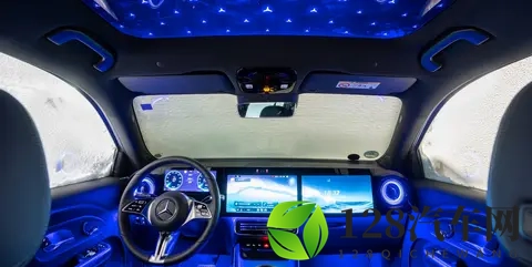 奔驰 GLB EV 要来了！巨屏内饰 + 冬天续航不缩水，是不是你要的科技感-3