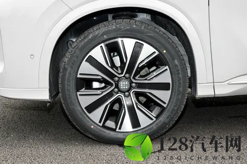 家用插混SUV选哪个？深度解析第三代蓝电E5 PLUS，处处都是惊喜！-1