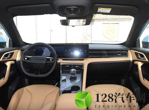 2026款荣威eRX5推出超混行政版，搭载15T插混动力，售1539万-2