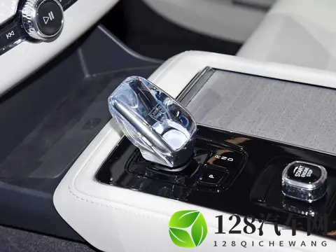 燃油、插混双动力，搭配四驱系统，2026款沃尔沃XC90前景如何？-2