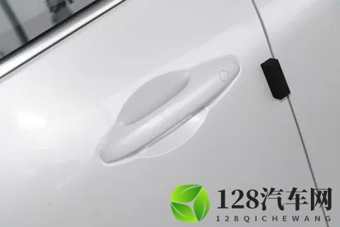 新车｜售1549万元起_15T插混中型MPV，东风风行游艇PHEV上市-2