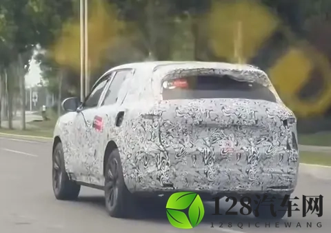 问界M6谍照曝光,鸿蒙智行添新将!预计2026年上市-1