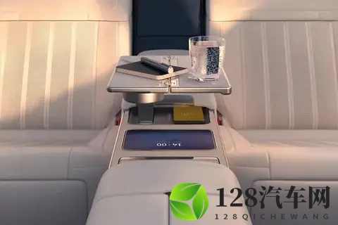 蔚来ET9：续航650km，900V快充，41秒破百，空悬+后轮转向-2