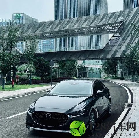 开昂克赛拉，嘴硬了3年，高速服务区被上了一课-2